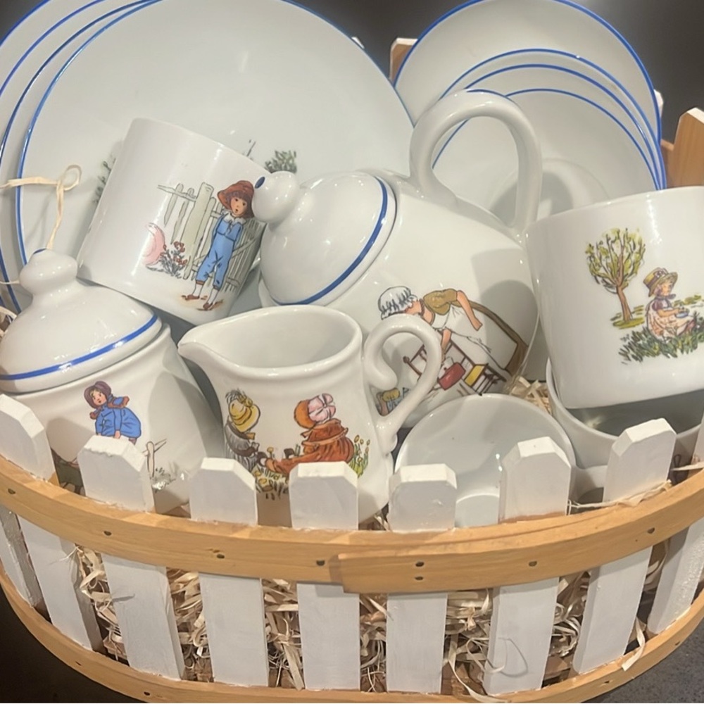 Reutter porcelain children’s nursery rhyme tea set vintage